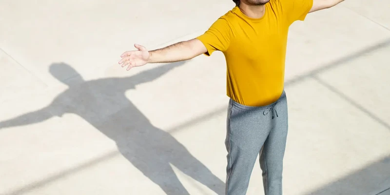 liberty-environment-man-yellow-shirt-gray-pants-enviroment-dry-january
